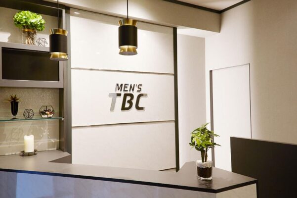 MEN'S TBC 北千住店の受付の写真